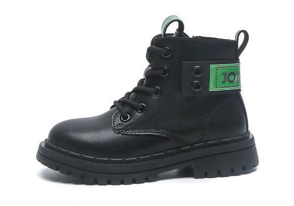 Παιδικά μποτάκια από έκο δέρμα με έμβλημα