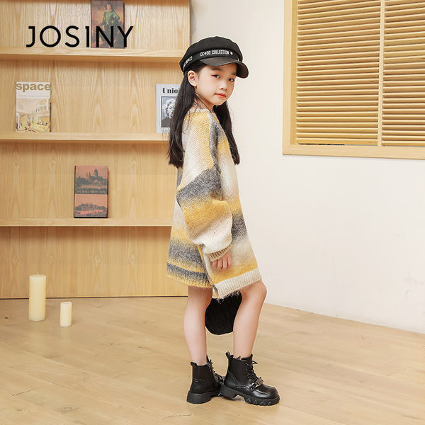 Παιδικά μποτάκια με τραχιά σόλα - μαύρο χρώμα