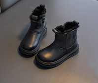 Cizme de iarna pentru copii alb si negru cu puf