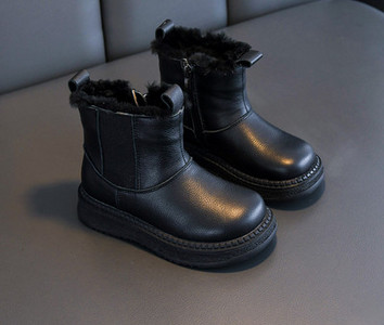 Cizme de iarna pentru copii alb si negru cu puf