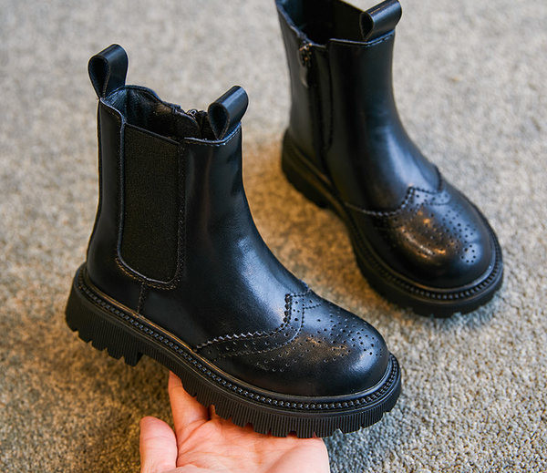 Μοντέρνα παιδικά μποτάκια με λάστιχο