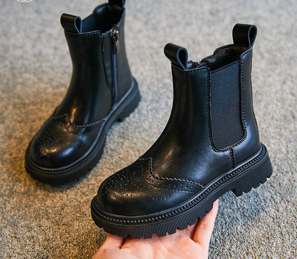 Μοντέρνα παιδικά μποτάκια με λάστιχο