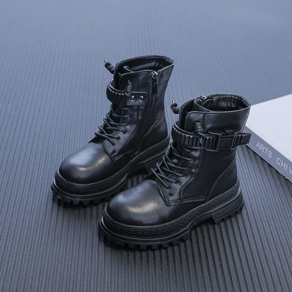 Παιδικά έκο δερμάτινα μποτάκια με τραχιά σόλα - μαύρο χρώμα