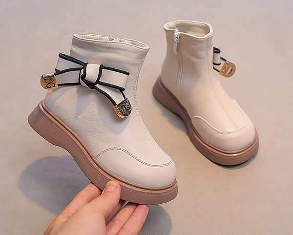 Παιδικά μποτάκια με κορδέλα για κορίτσια