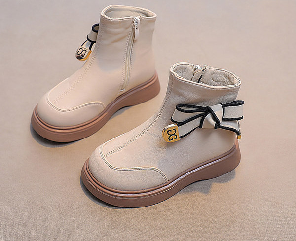 Παιδικά μποτάκια με κορδέλα για κορίτσια