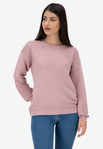 Пуловер в свободен стил в розово