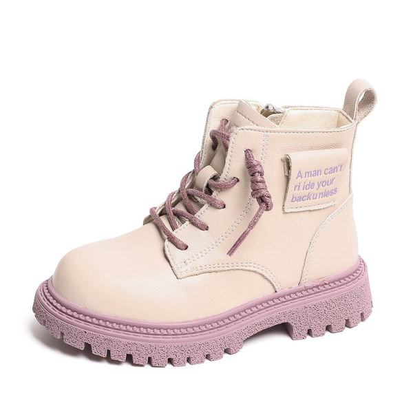 Παιδικά μποτάκια με τραχιά σόλα και κορδόνια