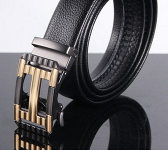 Κομψή ανδρική έκο δερμάτινη ζώνη σε διαφορετικά μοντέλα