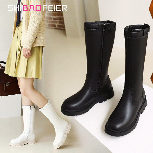 Χειμερινές παιδικές μπότες σε μαύρο και άσπρο χρώμα