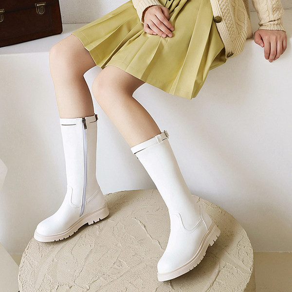 Χειμερινές παιδικές μπότες σε μαύρο και άσπρο χρώμα