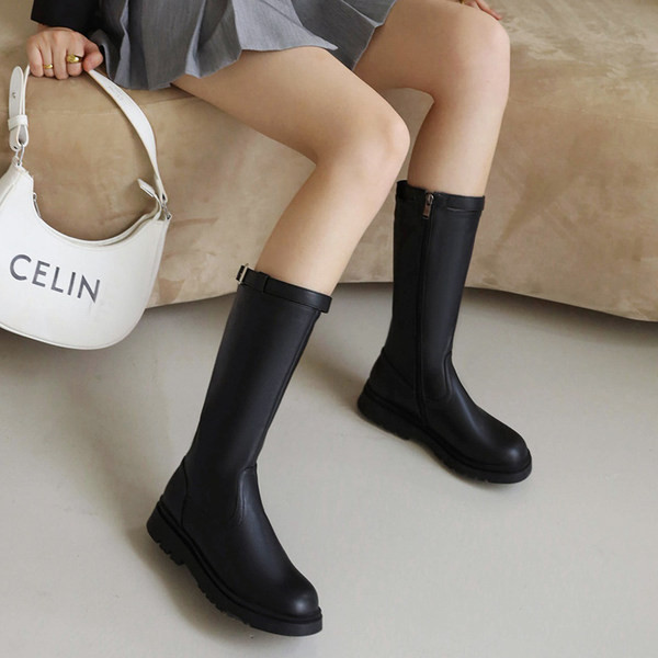 Χειμερινές παιδικές μπότες σε μαύρο και άσπρο χρώμα