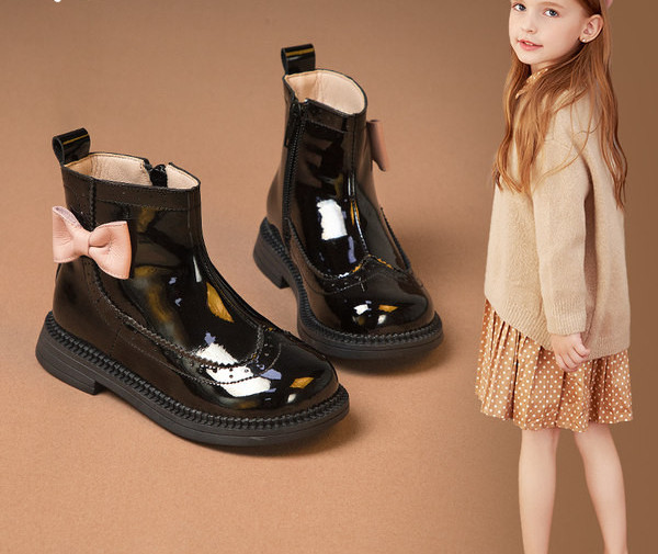 Παιδικά στρογγυλεμένα λουστρίνια μποτάκια με κορδέλα και φερμουάρ