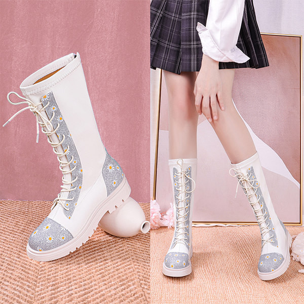 Παιδικά μποτάκια με φλοράλ μοτίβο και κορδόνια