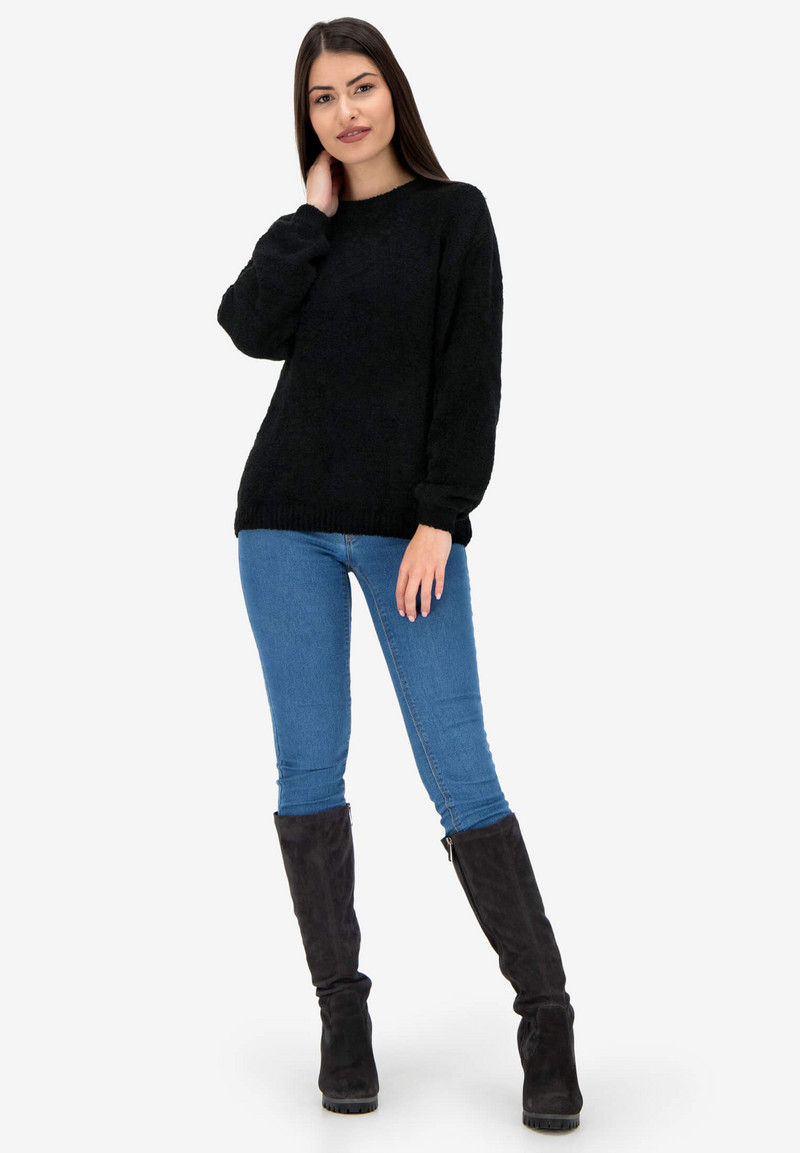 Свободен джъмпер, изработен от прекрасна мека пухкава прежда