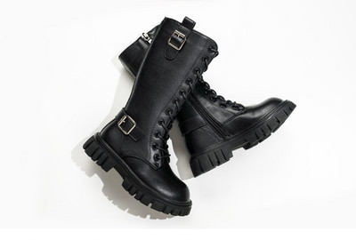 Μοντέρνες μπότες για κορίτσια με τραχιά σόλα