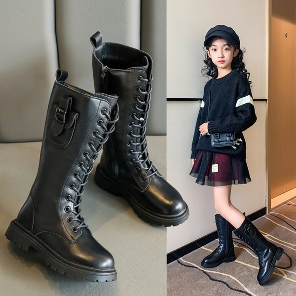 Öko bőrből készült modern gyerekcsizma, csattal