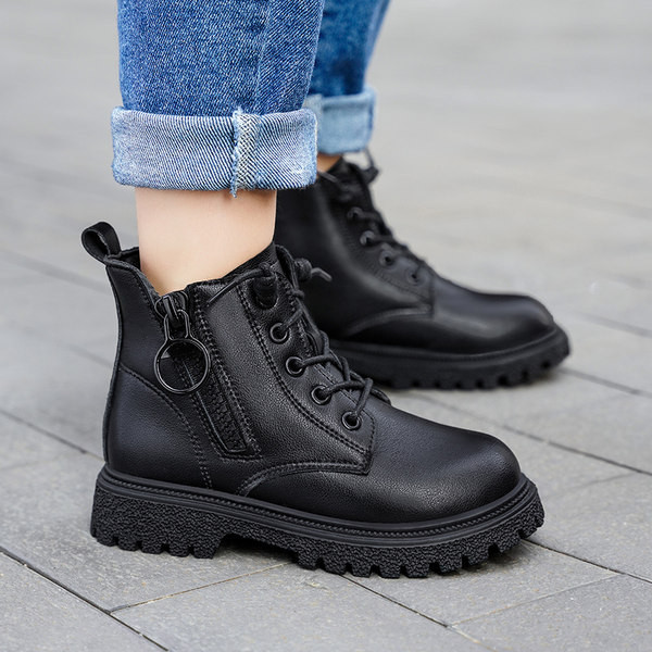 Παιδικές μπότες από οικολογικό δέρμα με τραχιά σόλα - πολλά μοντέλα