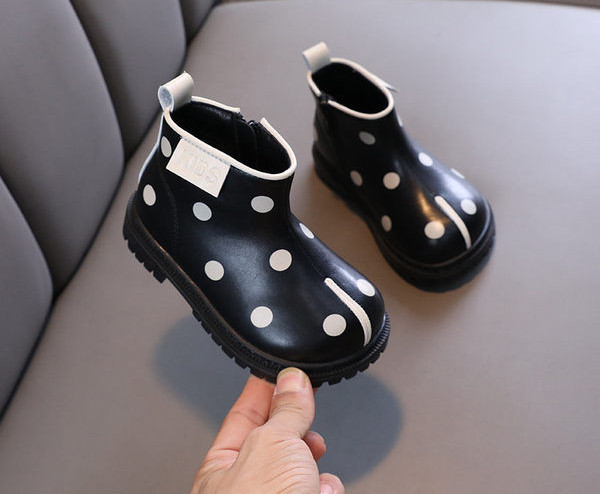 Παιδικά μποτάκια με φερμουάρ στο πλάι