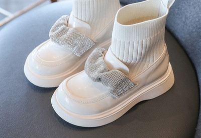 Παιδικά  μποτάκια με κορδέλα για κορίτσια