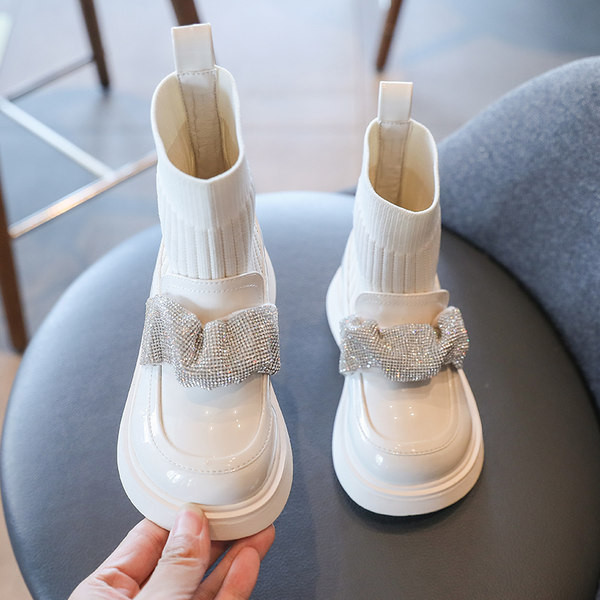 Παιδικά  μποτάκια με κορδέλα για κορίτσια