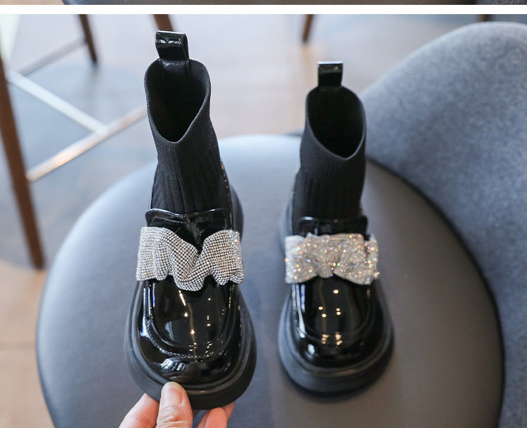 Παιδικά  μποτάκια με κορδέλα για κορίτσια