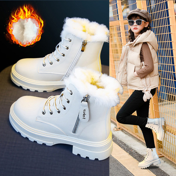 Meleg téli csizma durva talppal és cipzárral