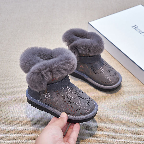 Meleg téli csizma csattal és pehellyel