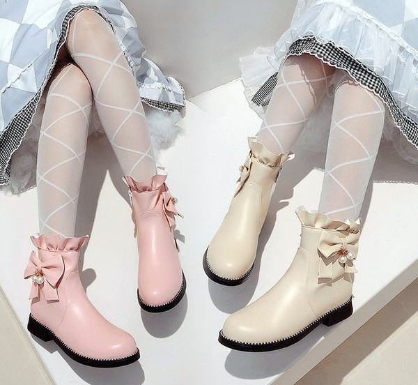 Κομψά παιδικά μποτάκια από οικολογικό δέρμα με διακοσμητικές πέρλες για κορίτσια