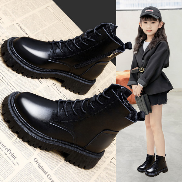 Μοντέρνα παιδικά έκο δερμάτινα μποτάκια σε δύο χρώματα με κορδόνια