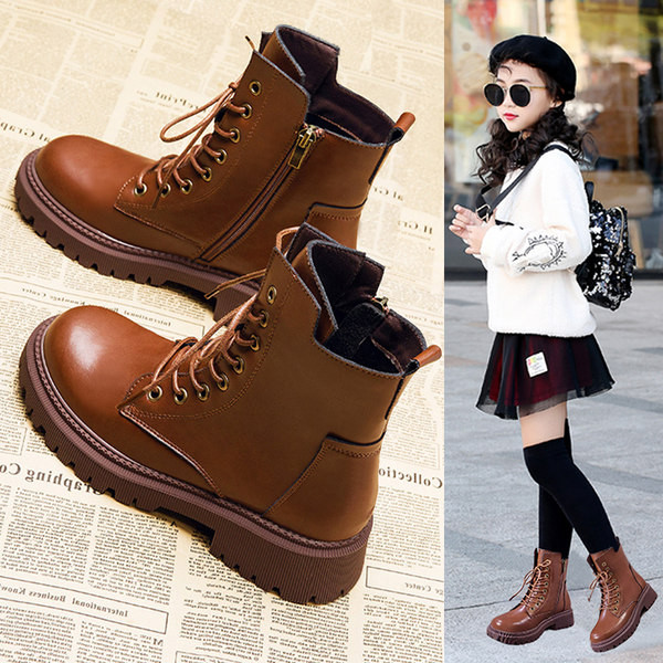 Παιδικά μποτάκια με καφέ κορδόνια