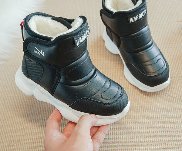 Παιδικά μποτάκια με ζεστή φόδρα σε δύο χρώματα