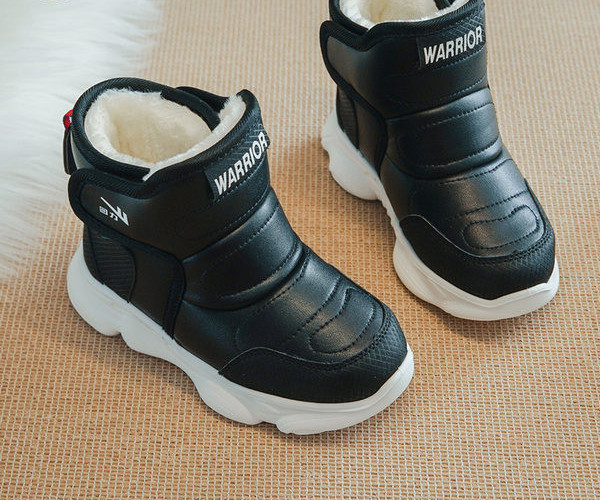 Παιδικά μποτάκια με ζεστή φόδρα σε δύο χρώματα