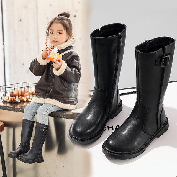 Παιδικά μποτάκια σε μαύρο χρώμα με αγκράφα