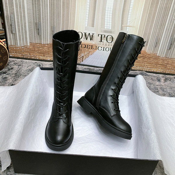 Κομψές παιδικές μπότες για κορίτσια από οικολογικό δέρμα με κορδόνια