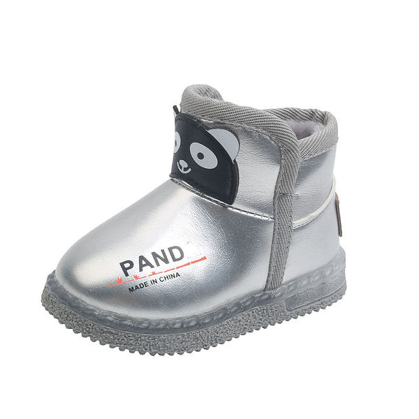 Μοντέρνες φωτεινές μπότες με απλικέ και ζεστή φόδρα