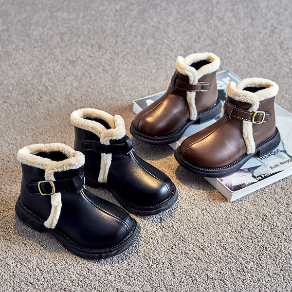 Παιδικά έκο δερμάτινα μποτάκια με αγκράφα και πούπουλο