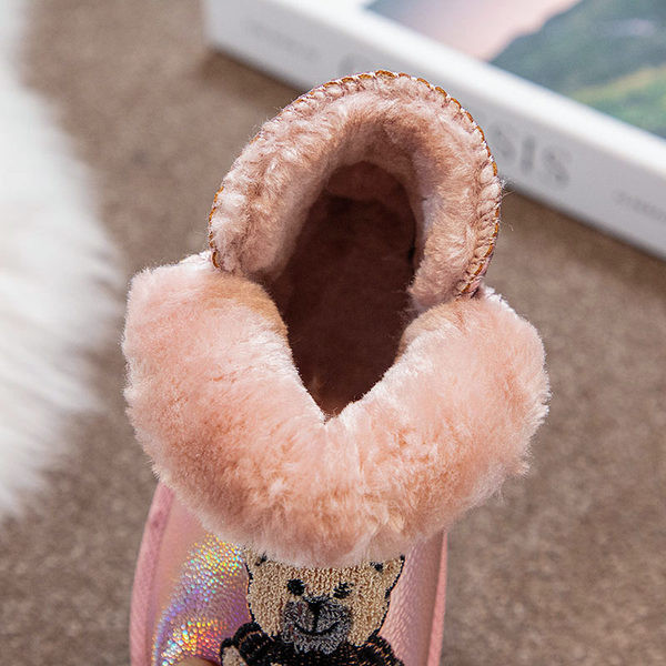 Ζεστές χειμωνιάτικες μπότες με απλικέ