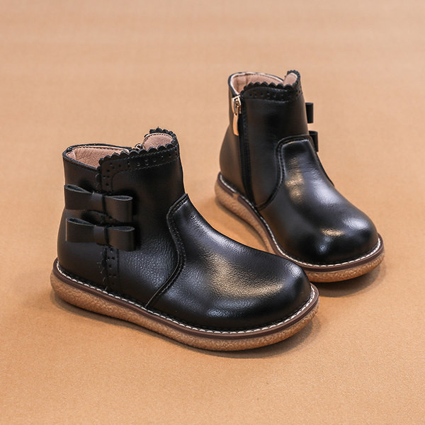 Μοντέρνα παιδικά μποτάκια με κορδέλες και φερμουάρ