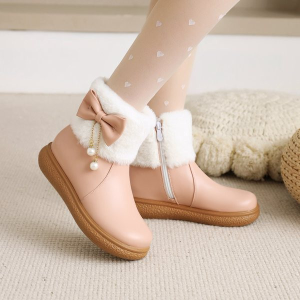 Παιδικά δερμάτινα μποτάκια με κορδέλα και μεταλλική διακόσμηση