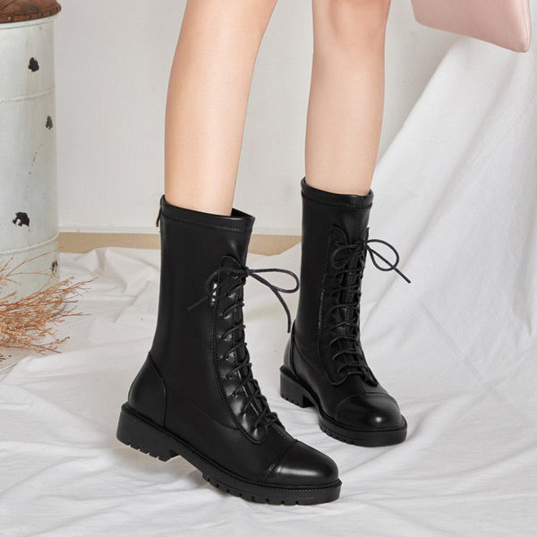 Cizme pentru copii cu sireturi