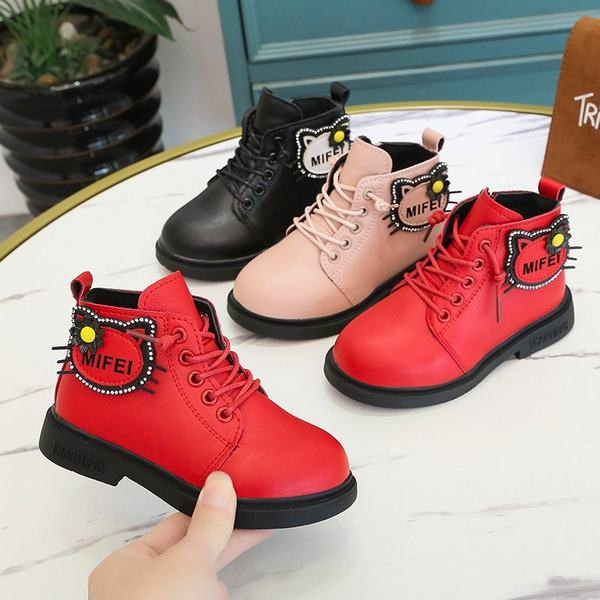 Παιδικά έκο δερμάτινα μποτάκια με τρισδιάστατο στοιχείο για κορίτσια