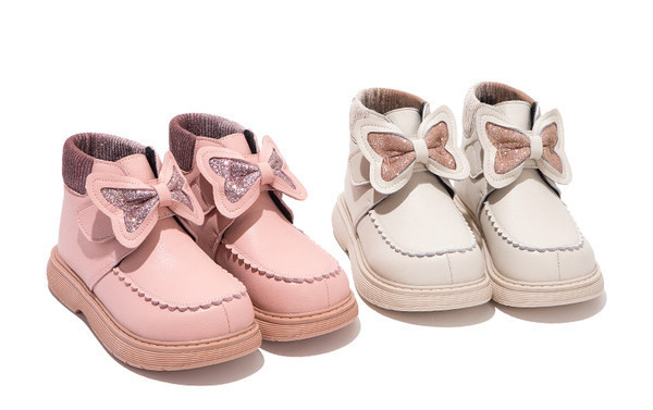 Έκο δερμάτινα μποτάκια για κορίτσια με διακόσμηση με κορδέλα και λαμπερά στοιχεία