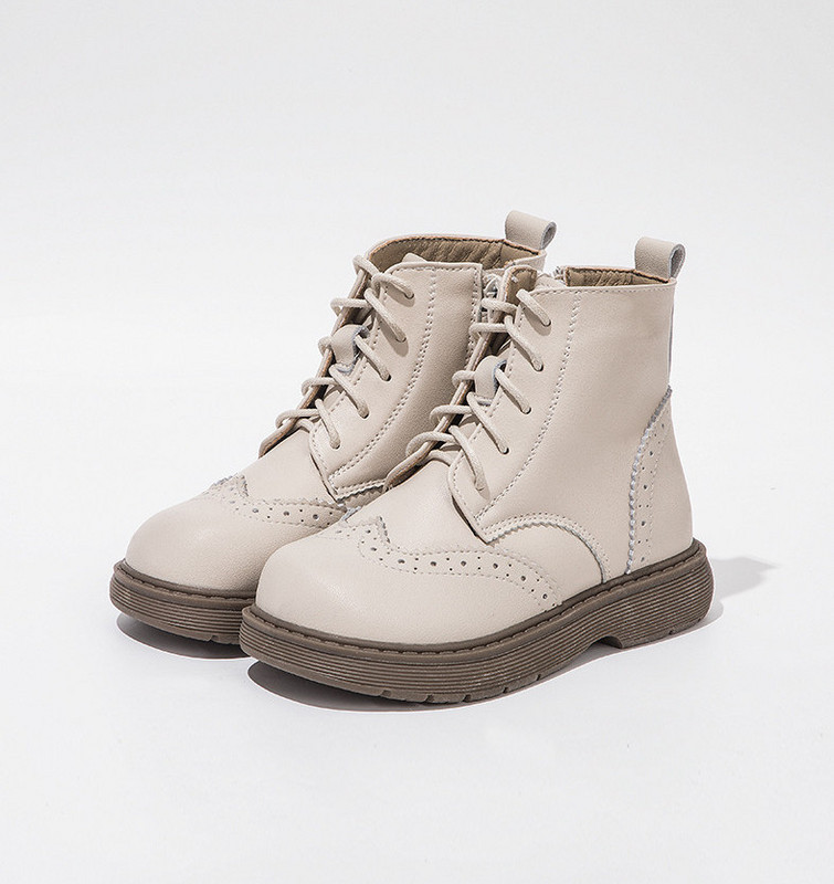 Παιδικά μποτάκια από οικολογικό δέρμα με κορδόνια