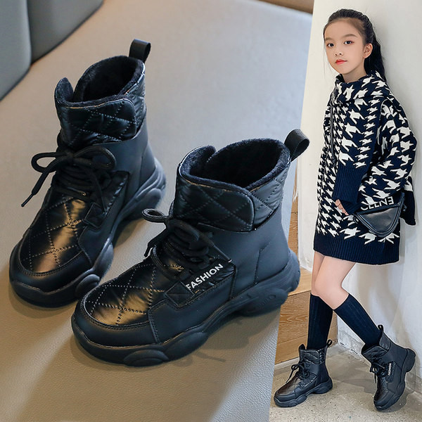 Παιδικά μοντέρνα μποτάκια με κορδόνια σε δύο μοντέλα