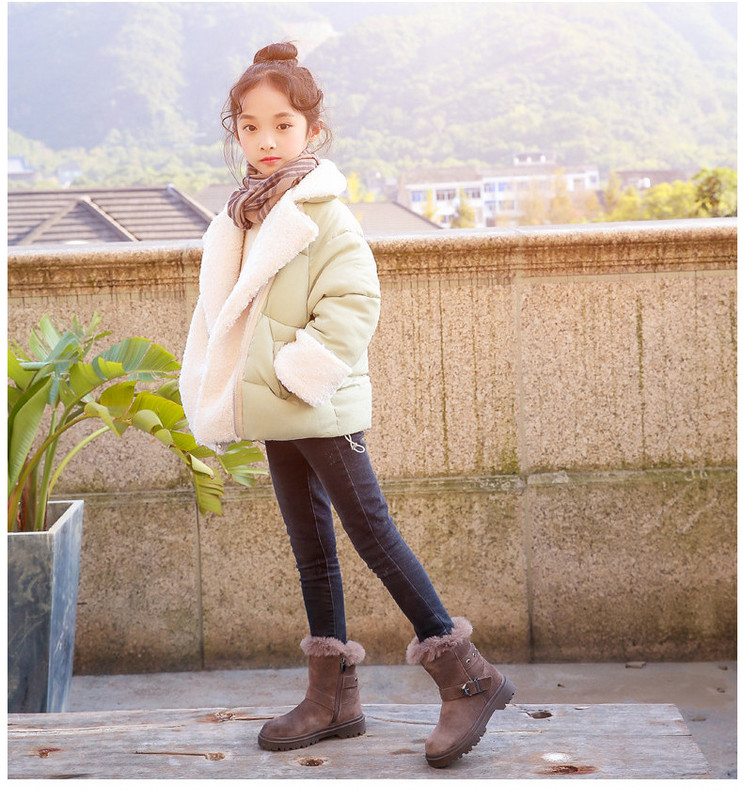 Μοντέρνες παιδικές μπότες από eco σουέτ με αγκράφα