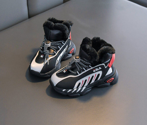 Παιδικά μοντέρνα μποτάκια με απαλή φόδρα με κορδόνια