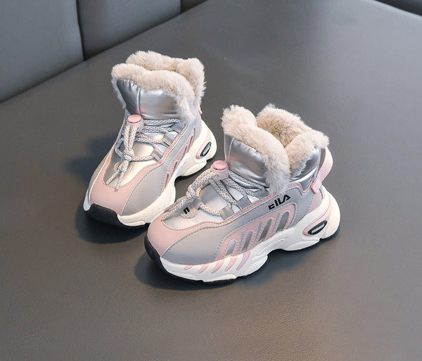 Παιδικά μοντέρνα μποτάκια με απαλή φόδρα με κορδόνια