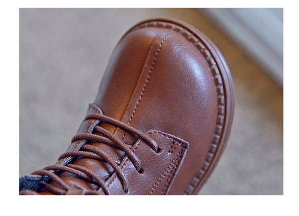 Παιδικά μοντέρνα μποτάκια για κορίτσια από συνθετικό δέρμα με κορδόνια