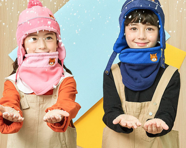 Set palarie pentru copii cu esarfa si aplicatie