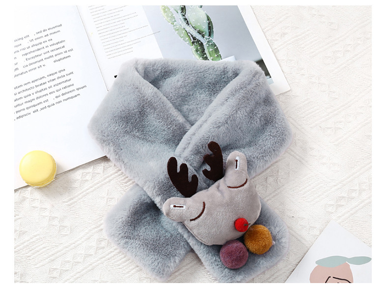 Детски шал с 3D елемент